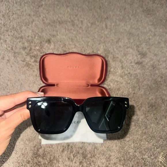 Gucci | Accessories | Gucci Black Oversized Sunglasses  display picture 1